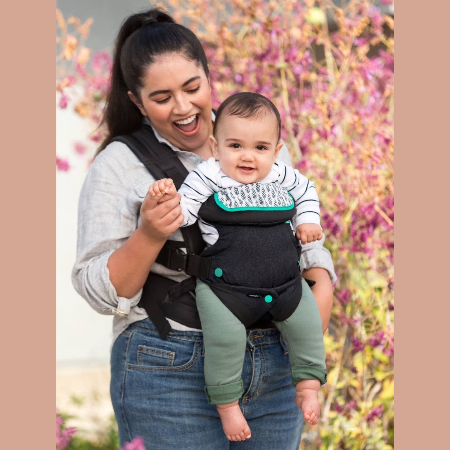 Infantino Flip™
4-in-1 Convertible Carrier