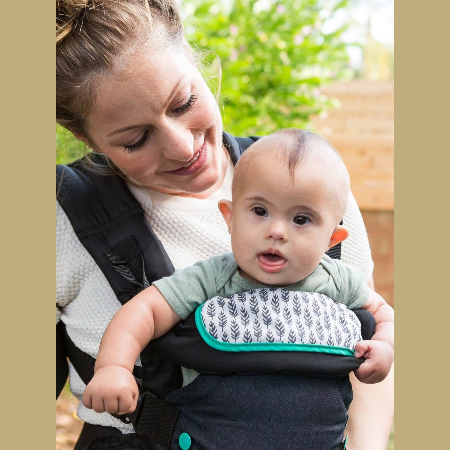 Infantino Flip™
4-in-1 Convertible Carrier