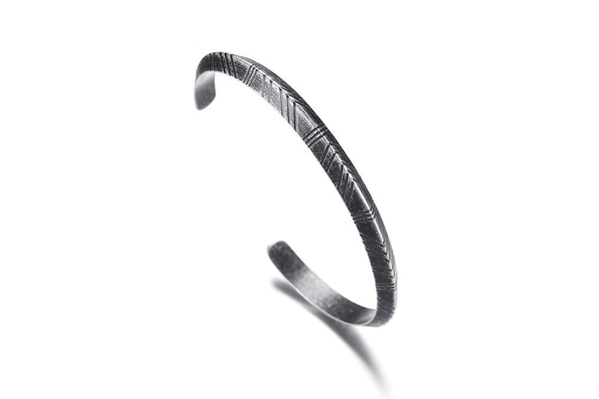 TERRIFI Stainless Steel Cuff Bracelet for Men and Women, Adjustable Open Bangle, Vintage Style Unisex Jewelry Gift