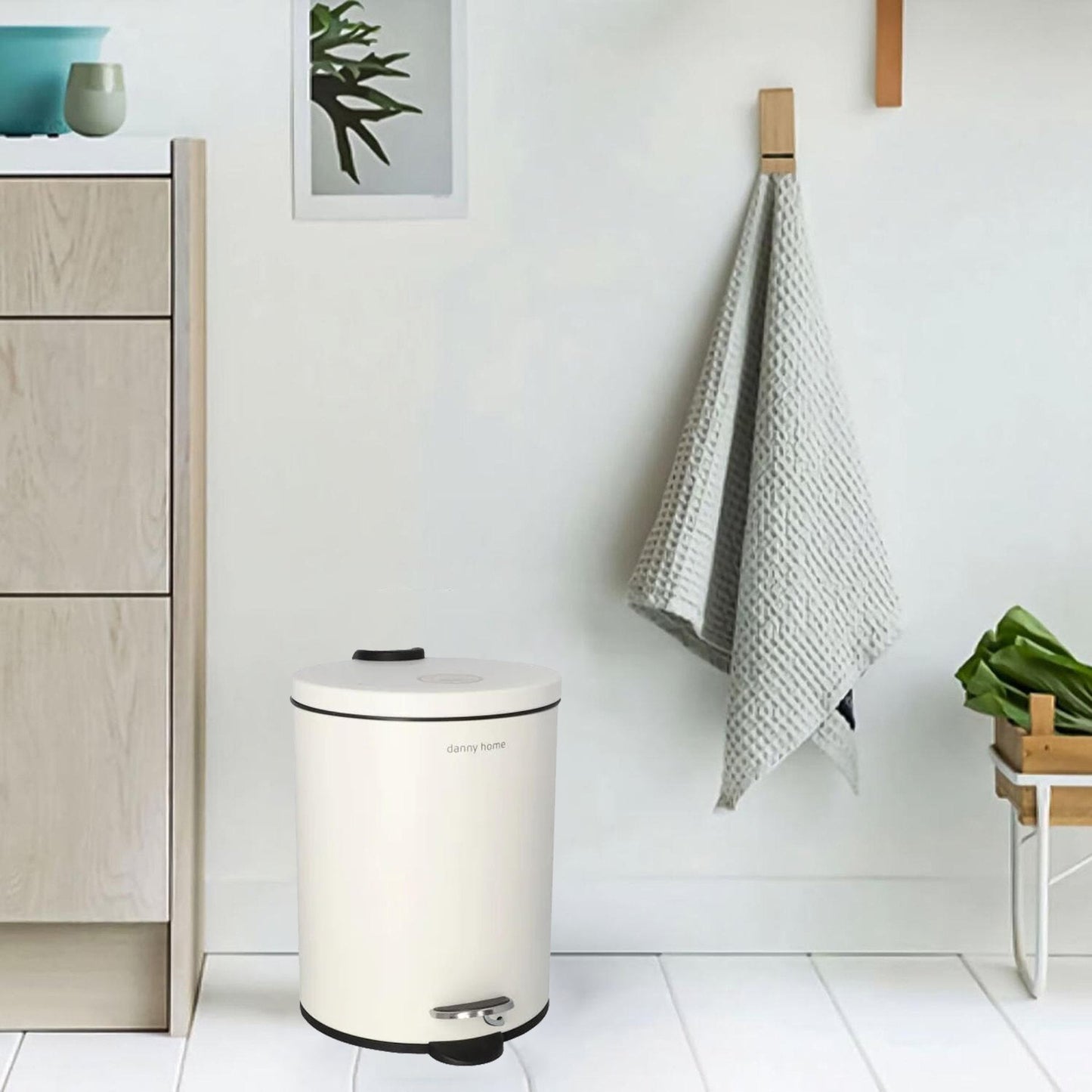 Danny Home 5L Carbon Steel Pedal Trash Can – Matte White