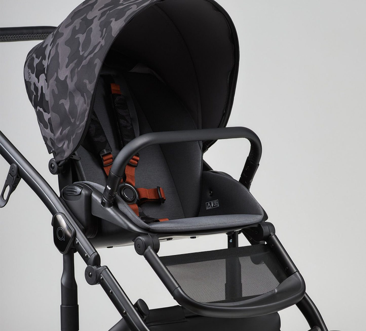 Anex - M/Type Hide Stroller - (SE 06 Military)