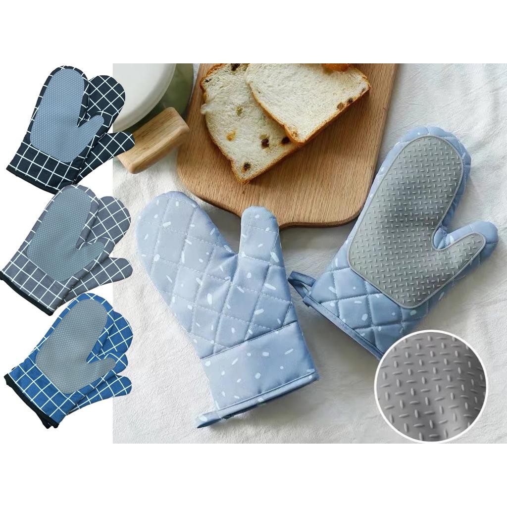 Set of 2 High Quality Mitten with Silicon Exterior