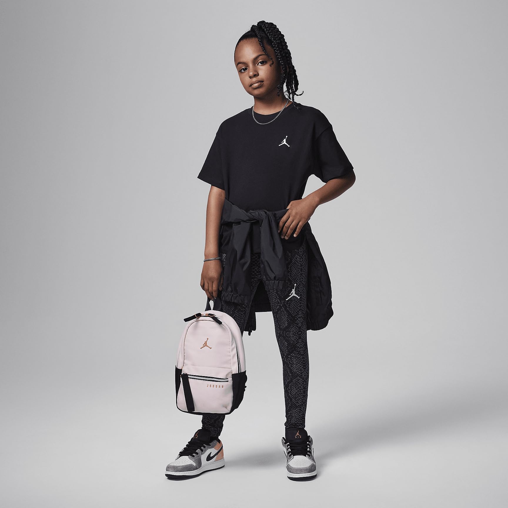 Jordan Brooklyn Essentials Big Kids' T-Shirt (Black, 45D311-023) Size X-Large - Medaid International