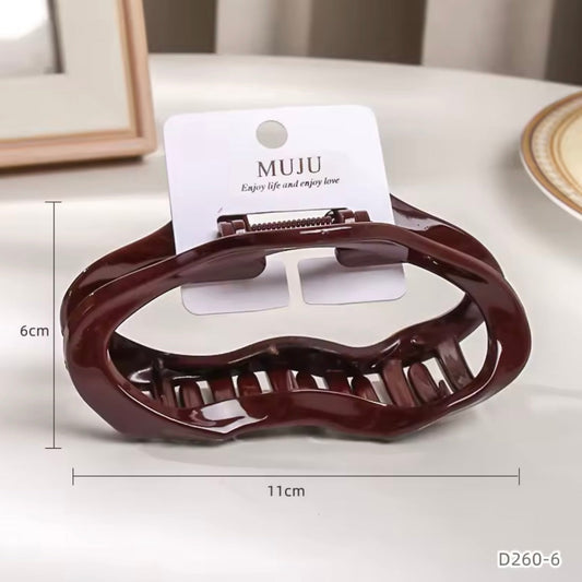 Muju Dark Brown Elegant Matte Hair Claw |Muju In Lebanon