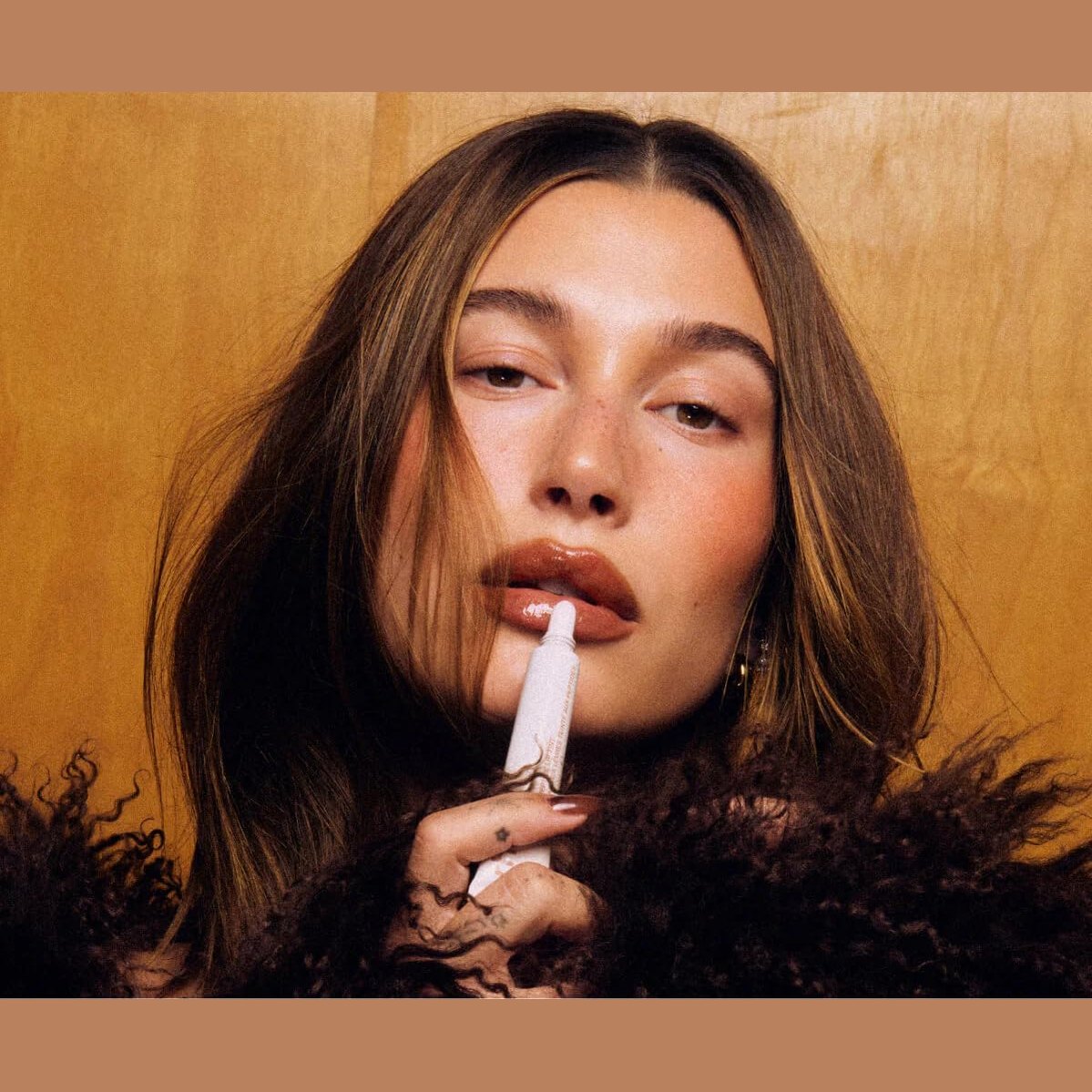 RHODE LIP PEPTIDE - CINNAMON ROLL -
