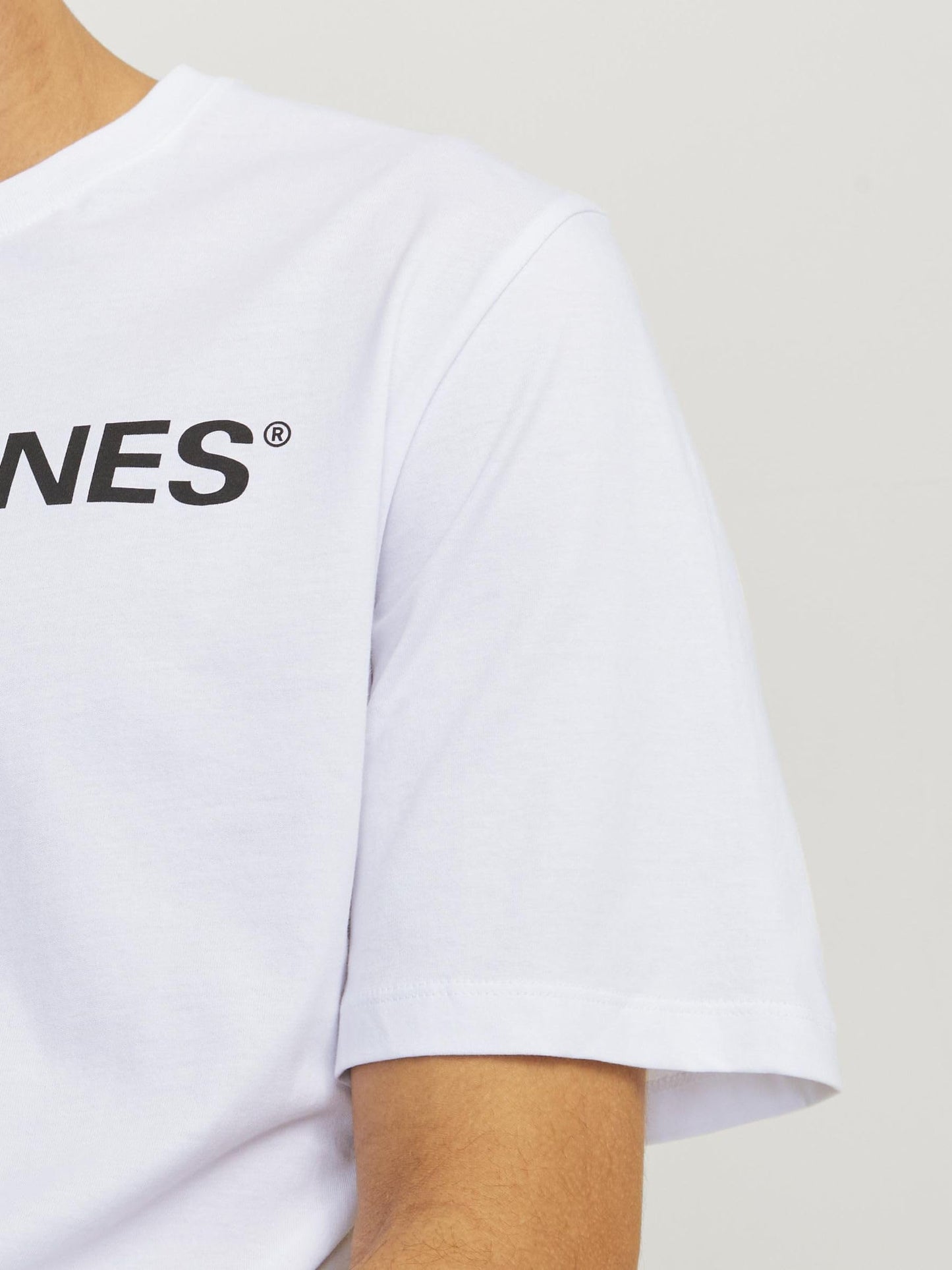 JACK & JONES Mens JJEJOSH TEE SS Crew Neck NOOST-Shirt, White, Large - Medaid International