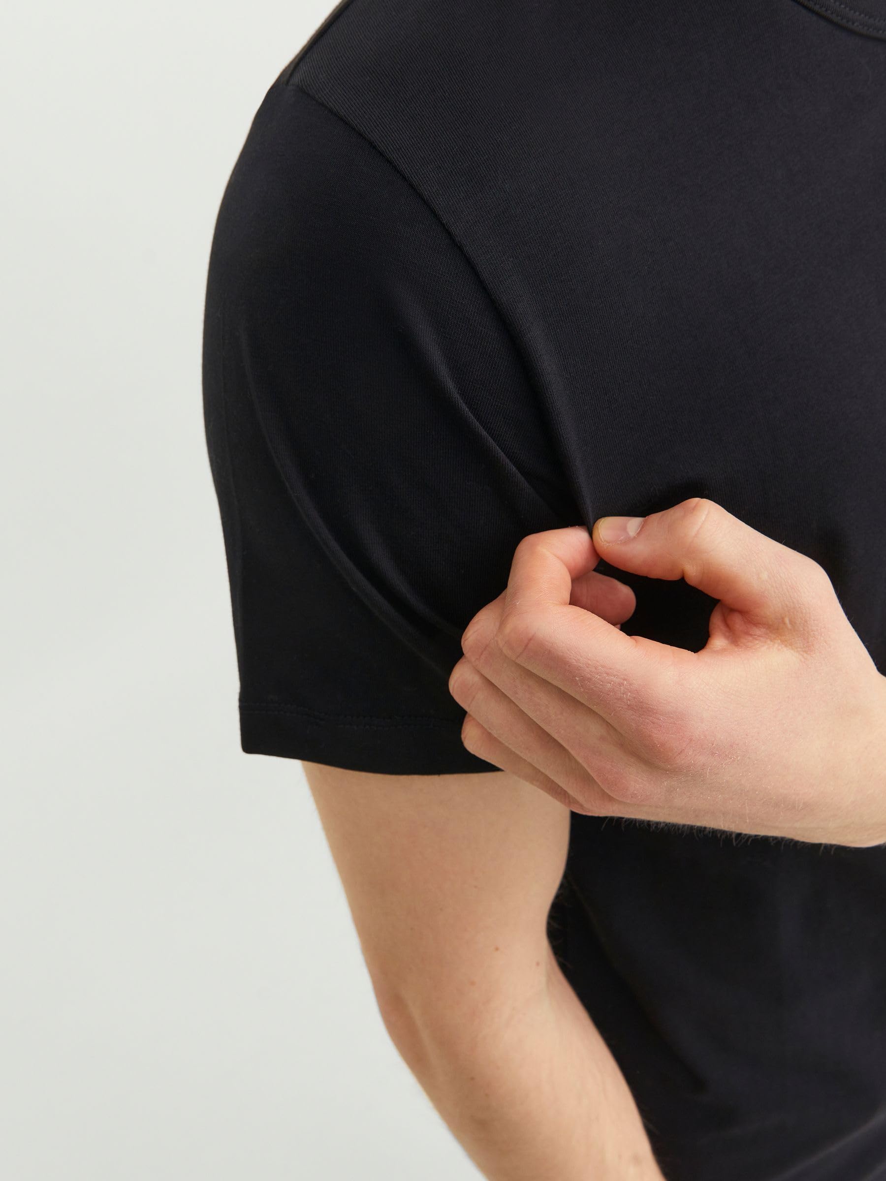 Jack & Jones Men's O-Neck Tee, Black, Small - Medaid International