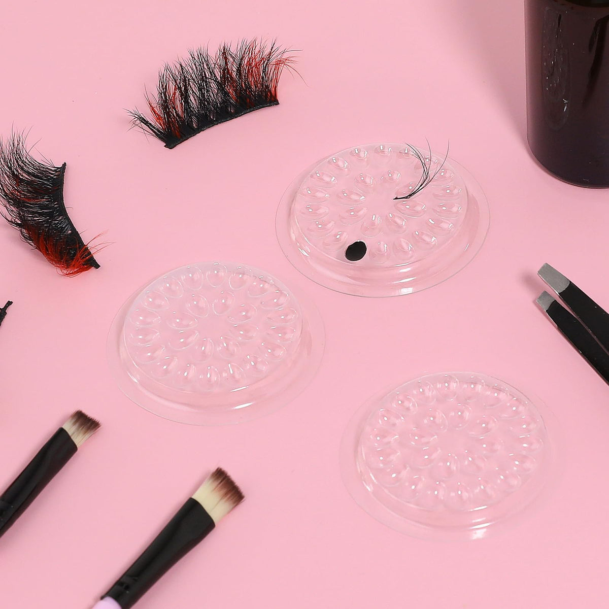 KASTWAVE Disposable Lash Trays 100Pcs, Transparent Plastic Eyelash Glue Holders, False Eyelash Pads for Extensions, Professional Eyelash Application Tools