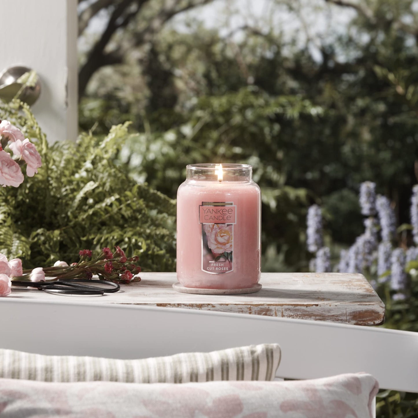 Yankee Candle Fresh Cut Roses Scented Premium 22oz Single Wick Candle Over 110 Hours of Long-Lasting Aroma Ideal for Home Decor Gifting and Events Classic Large Jar Pink - Medaid International