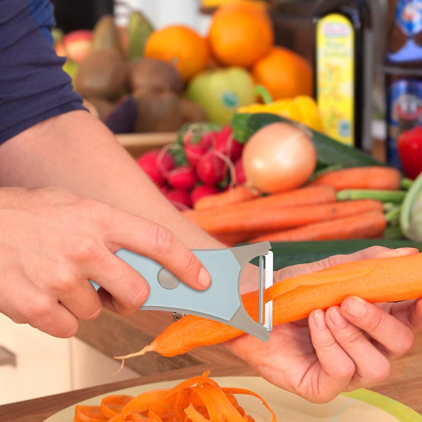 2-in-1 Fruit & Vegetable Peeler and Shredder