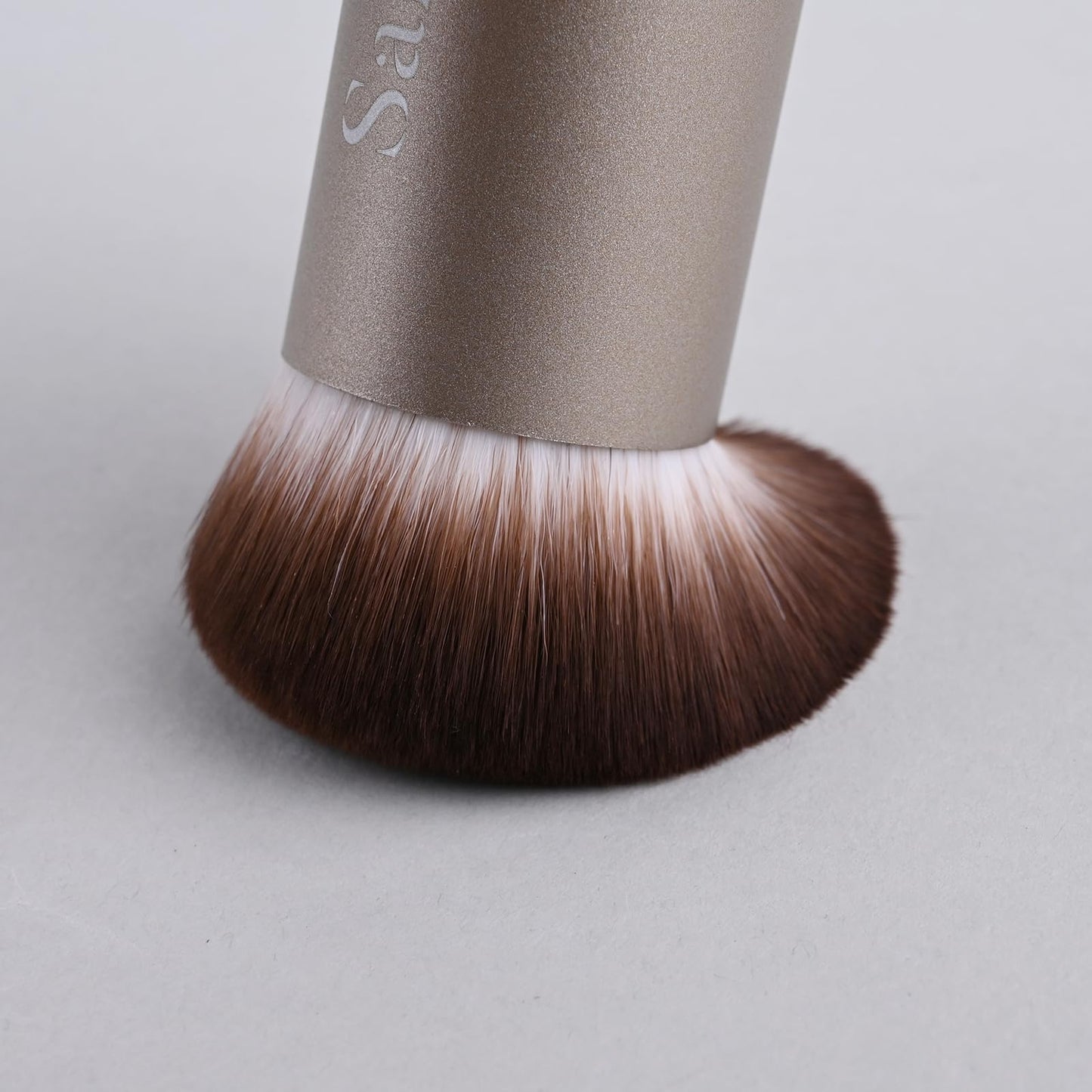 Kabuki Makeup Brush - Blender Brush for Powder, Cream, Liquid Foundation, Sunscreen, Blush Blending & Bronzer - Professional Make Up Brush - Full Face Makeup Brush - Vegan & Cruelty Free - Medaid International