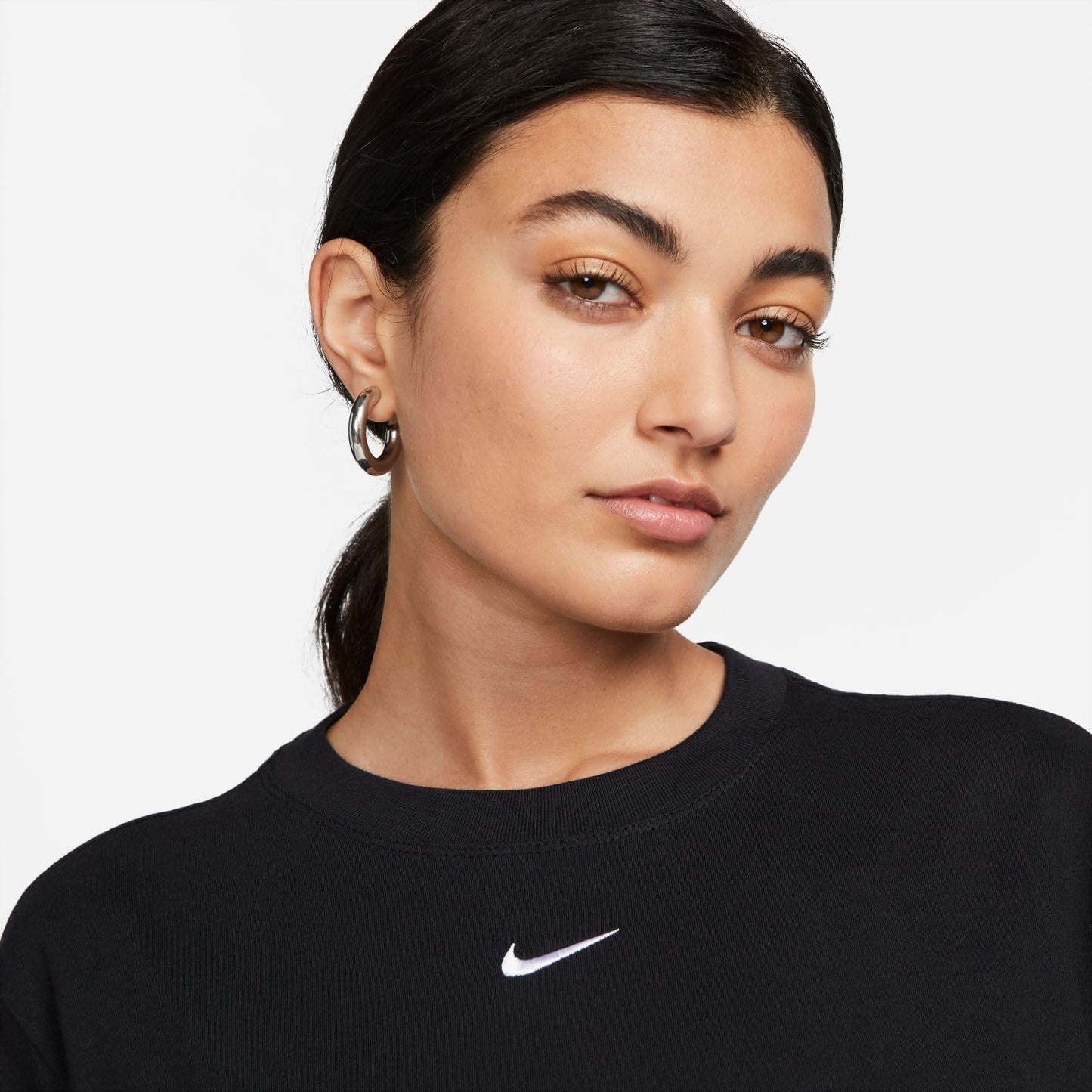 Nike Sportswear Essential Women's T-Shirt (Black/White) Size Large - Medaid International