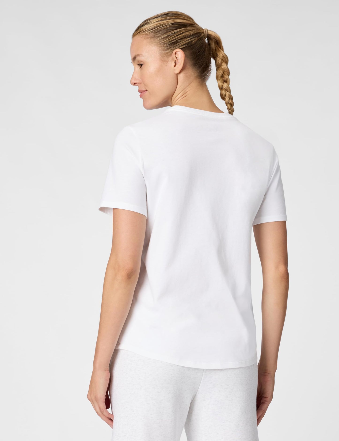 Nike Women's Sportswear Club Essentials T-Shirt, White/Black, Medium - Medaid International
