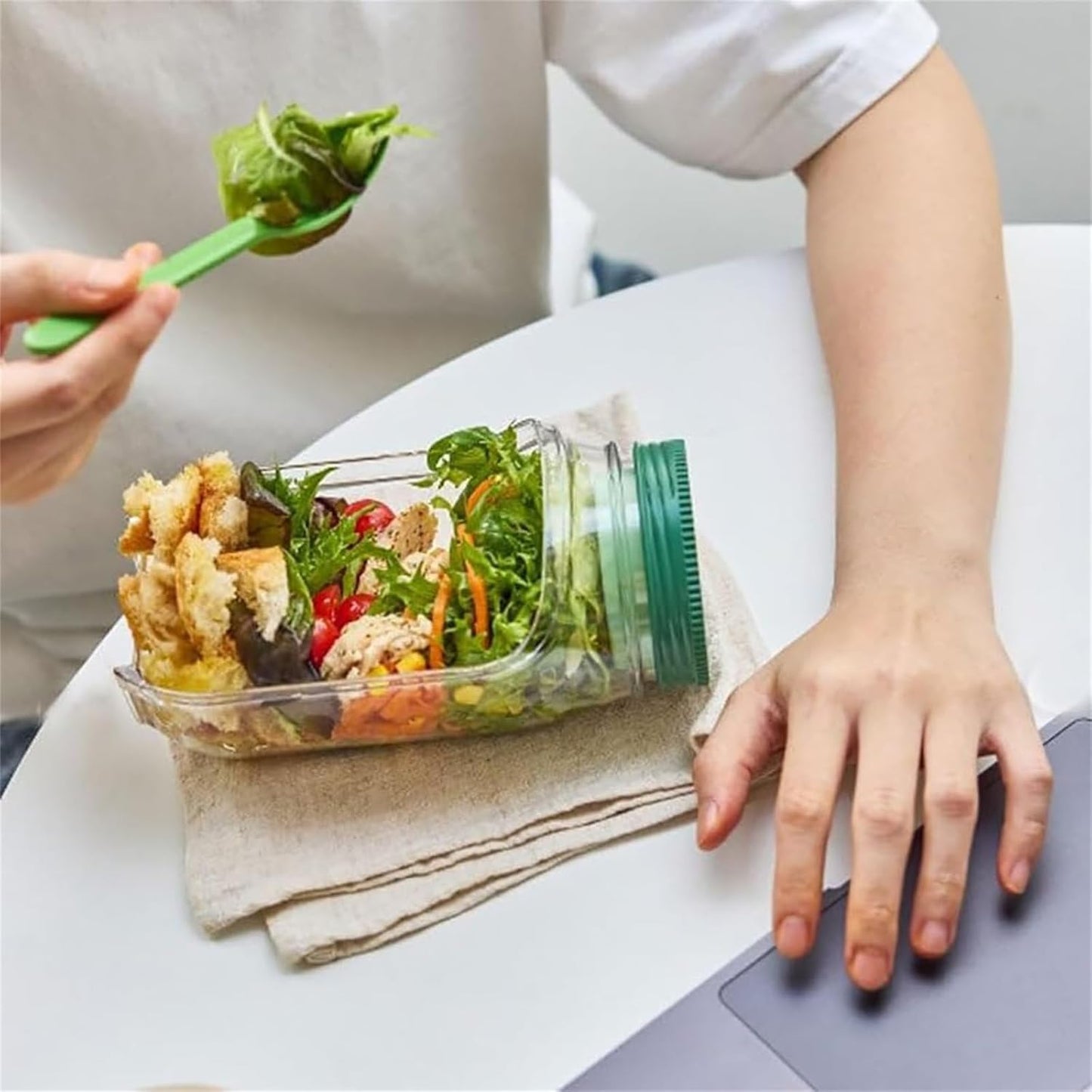 Vertical Layering Salad Pod