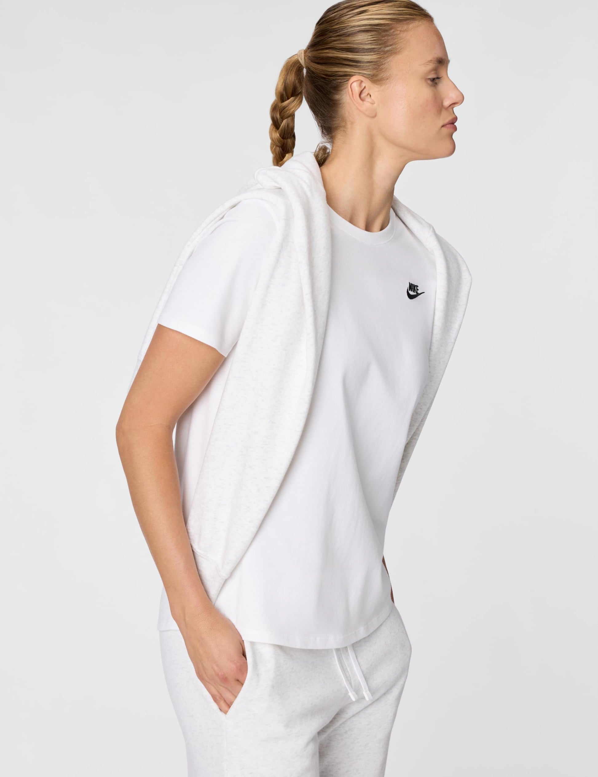 Nike Women's Sportswear Club Essentials T-Shirt, White/Black, Medium - Medaid International