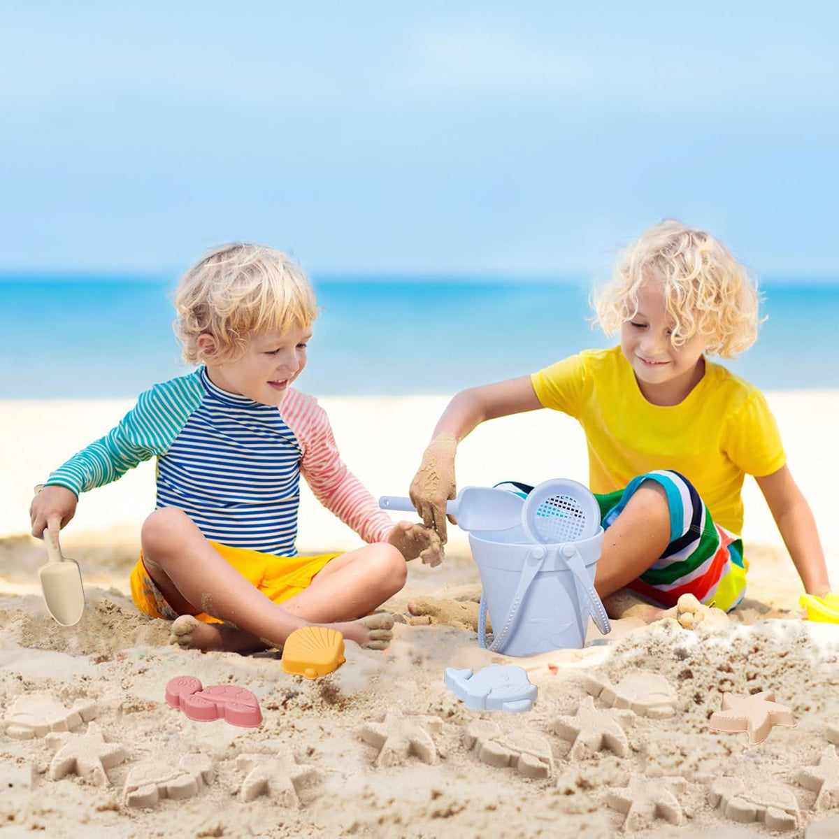GGEROU Silicone Sand Toys for Baby - Kids Summer Toys Set with Beach Toy Molds Shovel Bucket Set - Sand Toys Toddler Sandbox Toys for Kids Outdoor Summer Playset (Red)