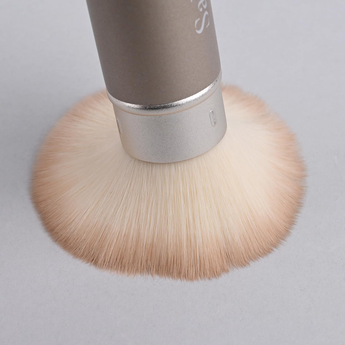 Retractable Kabuki Makeup Brush - Blender Brush for Powder, Cream, Liquid Foundation, Sunscreen, Blush Blending & Bronzer - Professional Make Up Brush - Full Face Makeup Brush - Vegan & Cruelty Free - Medaid International