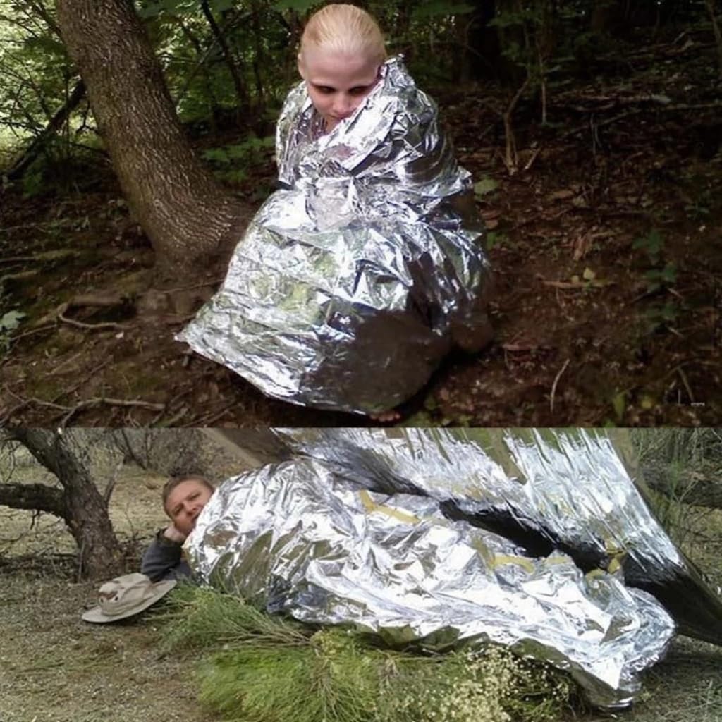 JSJTAMUS Emergency Mylar Blanket (1-Pack) - Survival Blanket for Hiking, Camping, First Aid - Lightweight, Compact, Reflective for Outdoors & Emergencies(62×82in)
