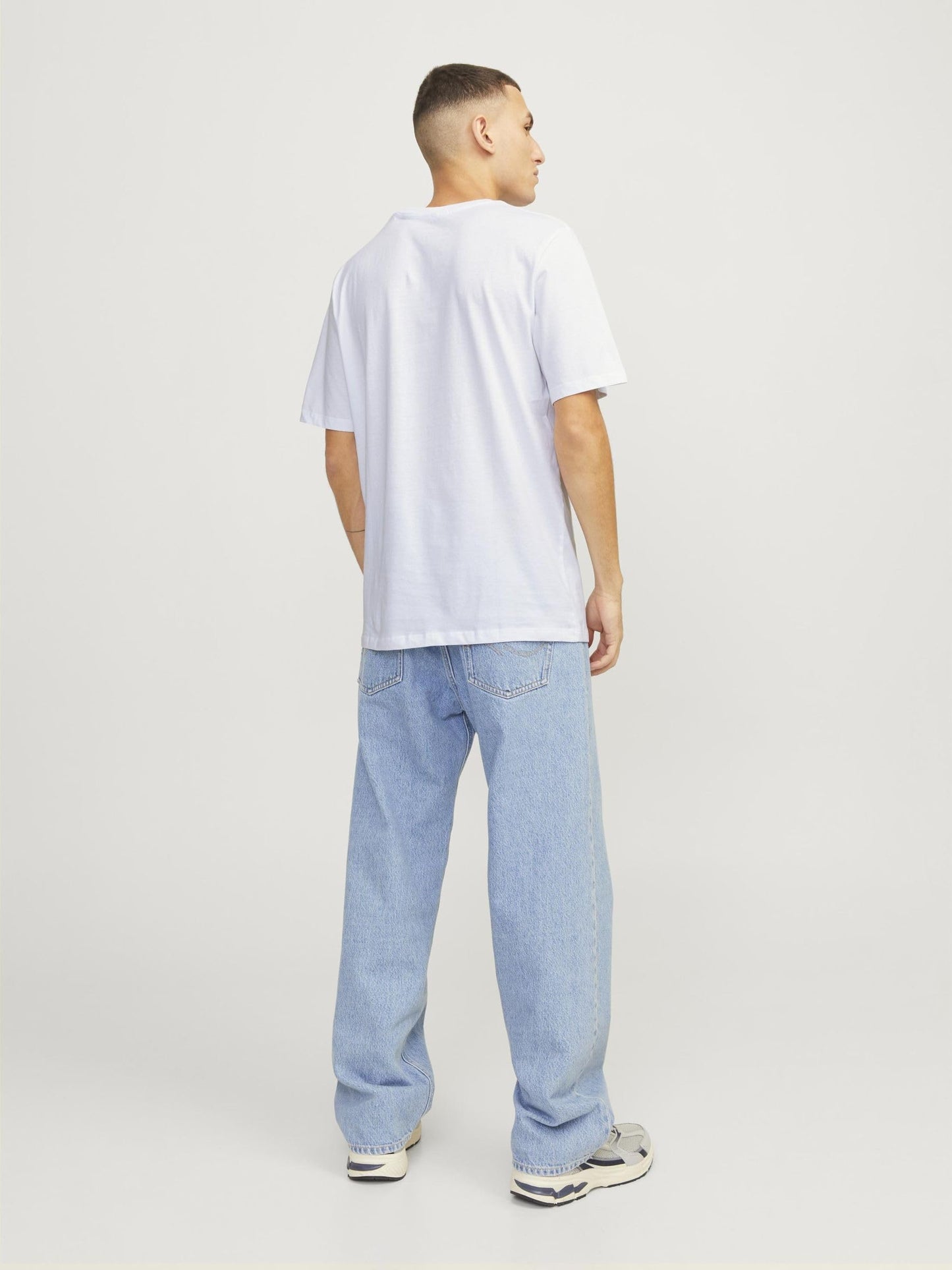 JACK & JONES Mens JJEJOSH TEE SS Crew Neck NOOST-Shirt, White, Large - Medaid International