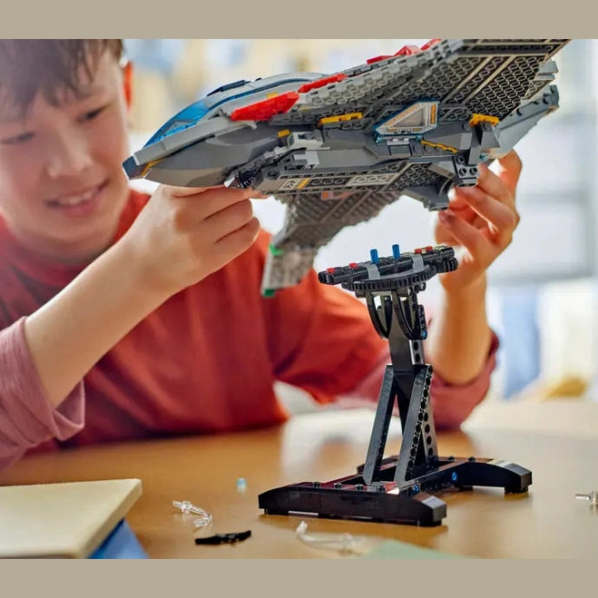 Lego Avengers: Age of Ultron Quinjet (76325)