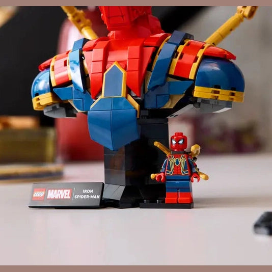 Lego Iron Spider-Man Bust (76326)