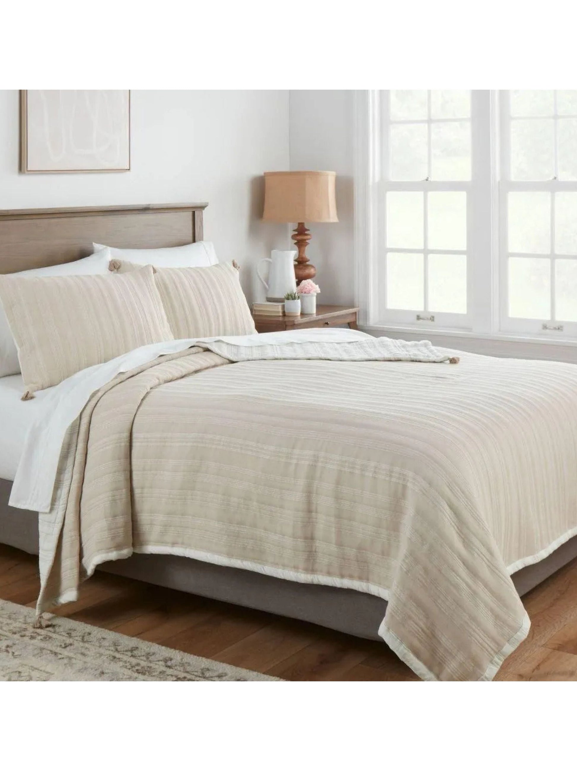 Matelass� Stitched Stripe Quilt
