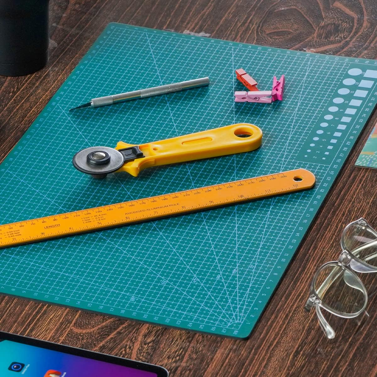 TERRIFI Cutting Mat Craft Mat, Self-Healing Craft Cutting Mat, Accurate Guide Grid Lines Design for Cutting Fabric, for Arts and Crafts, Sewing, Quilting and Scrapbooking Projects