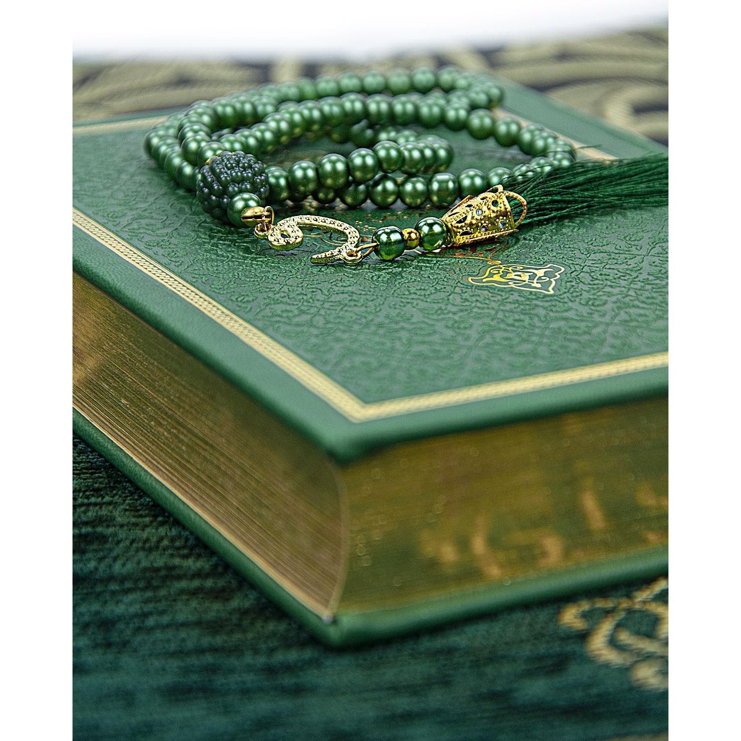 ihvan online Prayer Gift Set for Men & Women, Muslim Prayer Rug, Salah Mat, Beads Taasbih, Arabic Holy Quran, Islamic Gift Set for Ramadan & Eid, Green - Medaid International