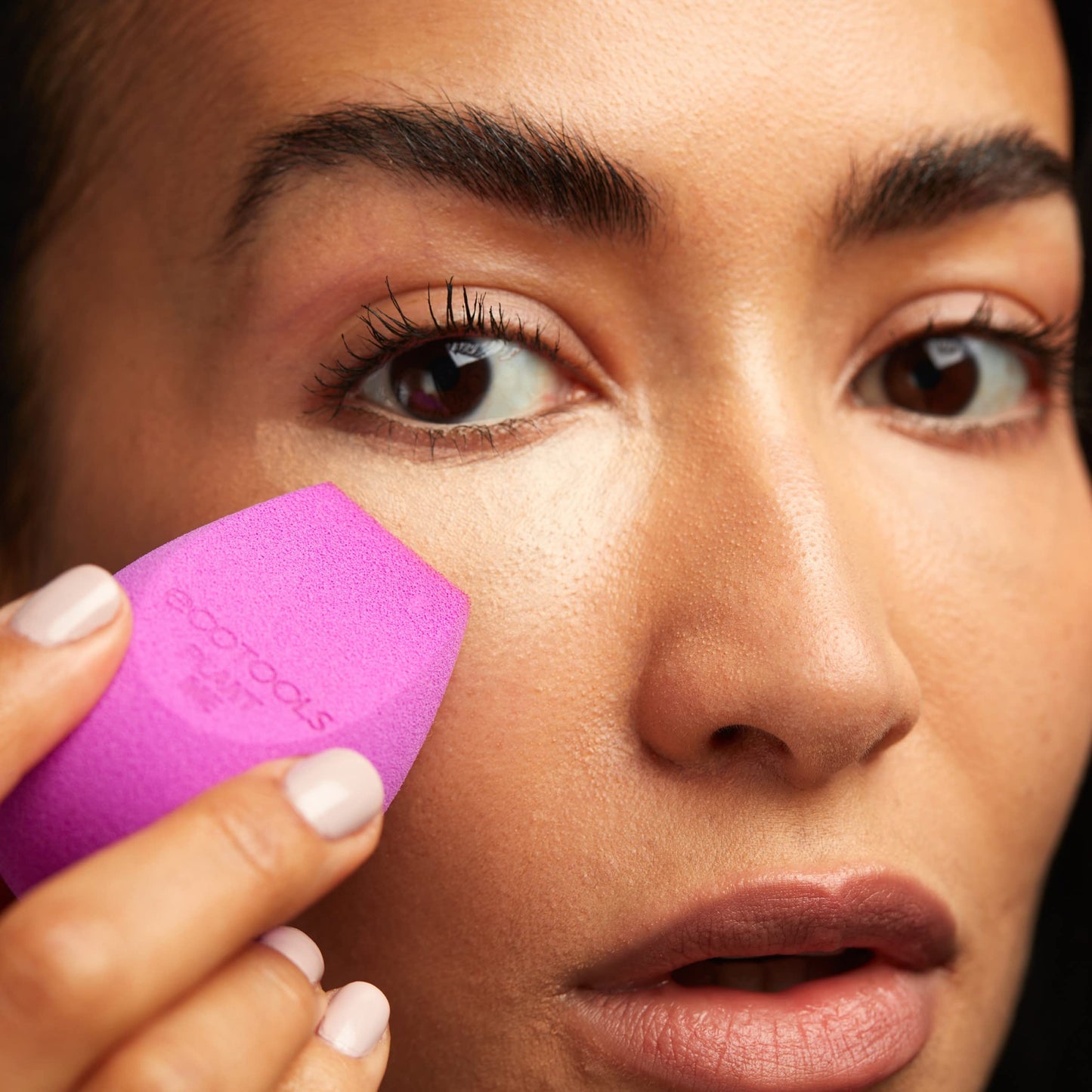 EcoTools Bioblender Makeup Sponge, Compostable Makeup Blender, For Liquid & Cream Foundation, Sustainable, Seamless Application, Eco-Friendly Beauty Sponge, Cruelty-Free & Latex Free, 1 Count - Medaid International