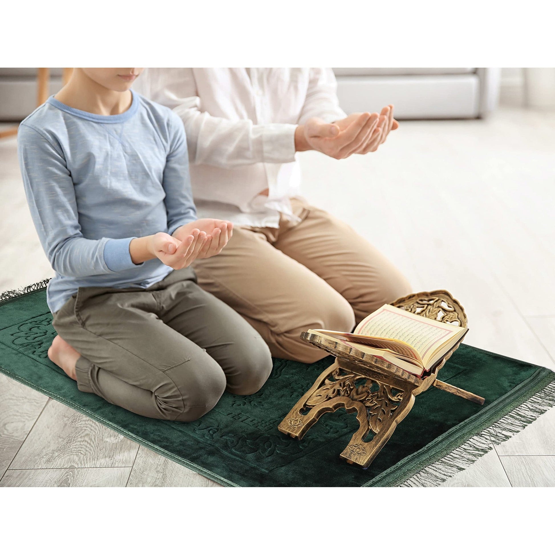 Truly Premium, Muslim Prayer Rug, Traditional Style, Large, Thick, and Padded Muslim Prayer Mat, 99 Prayer Beads and a Prayer Cap Included, Prayer Mats Muslim for Praying Men, Women, and Kids (Green) - Medaid International