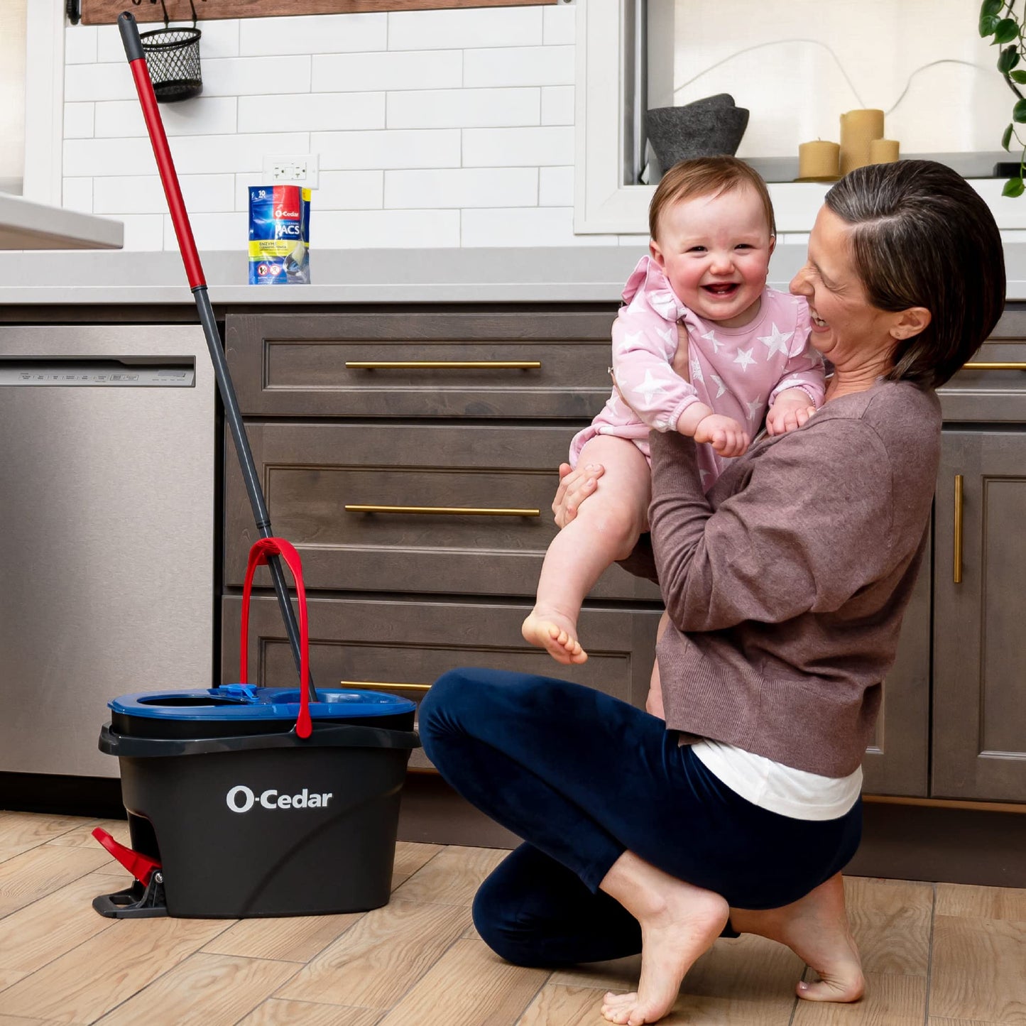 O-Cedar RinseClean Spin Mop & Bucket System + 2 Extra Mop Heads| Clean with Clean Water | Removes 99% of Bacteria - Medaid International