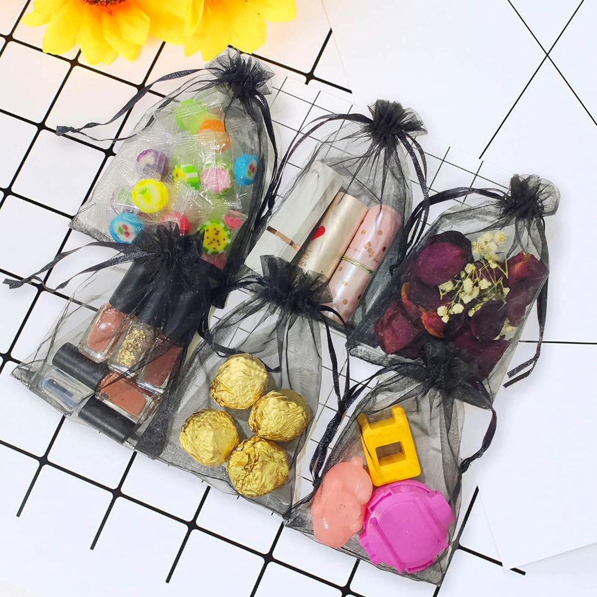 KASTWAVE 50Pcs Organza Gift Bags Jewellery Pouches, 10x15cm Black Mesh Candy Favour Bag for Wedding Party Favors Festival Game Drawstring Pouch