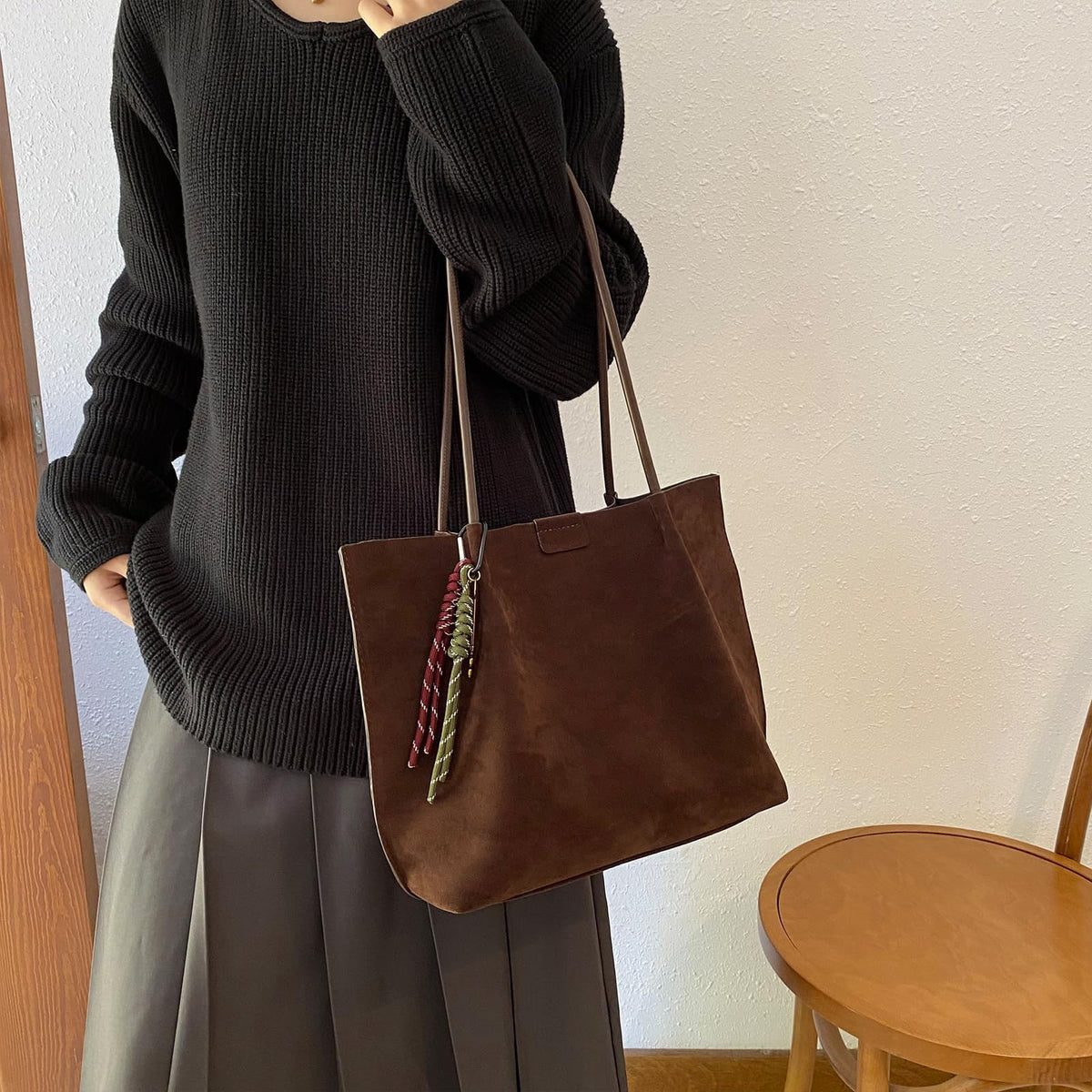 KASTWAVE Brown Faux Suede Tote Bag for Women – Trendy Slouchy Shoulder Handbag with Magnetic Clasp & Zipper Liner Pouch | Large Capacity Daily Purse for Fall, Work, Shopping & Travel