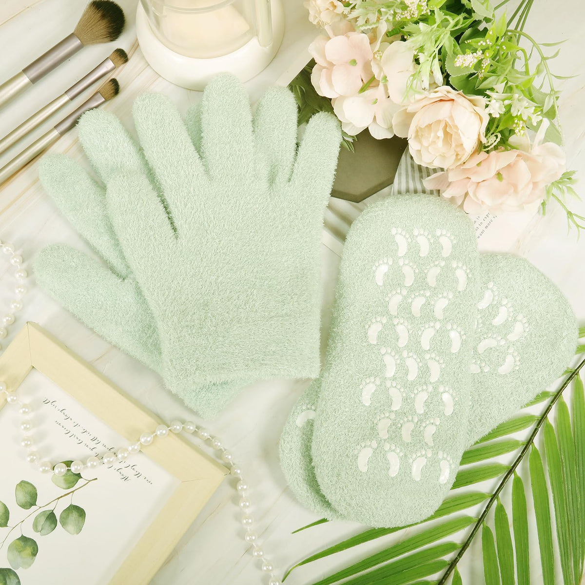 KASTWAVE Moisturizing Glove and Sock, Gel Spa Moisturizing Therapy Sock Glove, Soften Repairing Dry Cracked, Hands Feet Skin Care, Effective in Repair Dry and Chapped Hands and Feet Skin Care(Green)