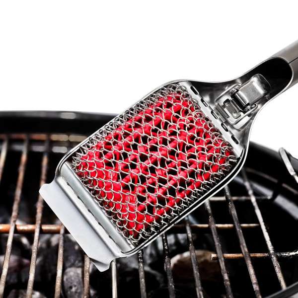 COILED GRILL BRUSH WITH REPLACEABLE HEAD by OXO