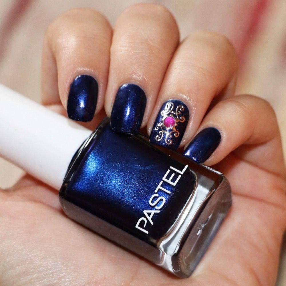 Pastel nail polish - 23