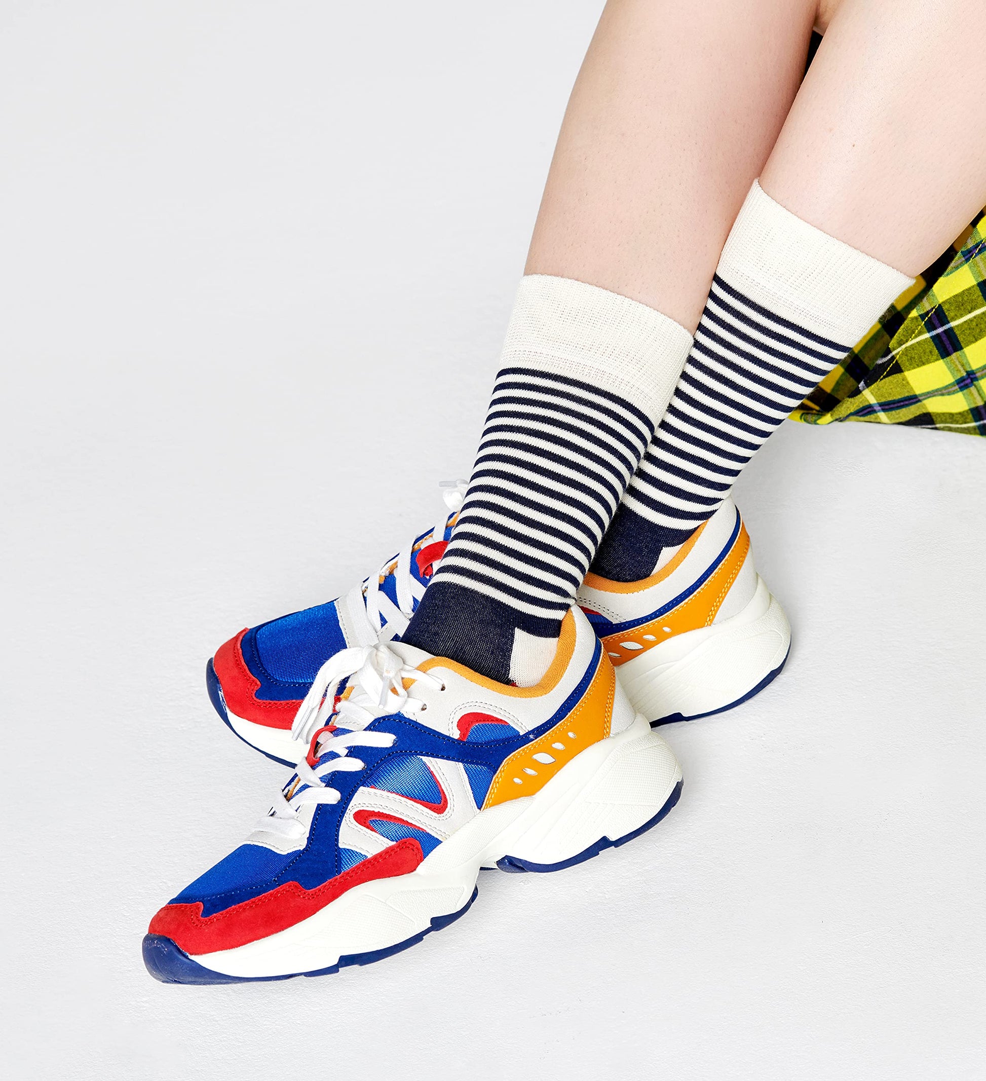 Happy Socks 4-Pack Classic Navy Gift Set, colorful and fun, Socks for Men and Women, Navy-White-Red-Yellow (9-11) - Medaid International