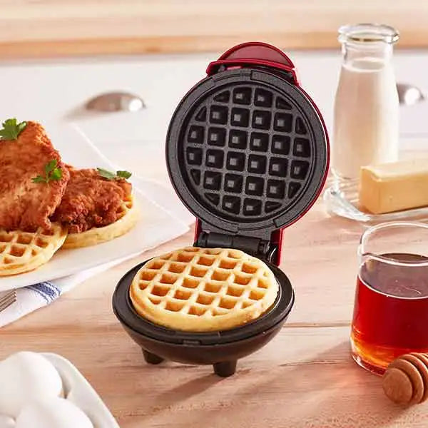 Dash MINI WAFFLE MAKER – RED
