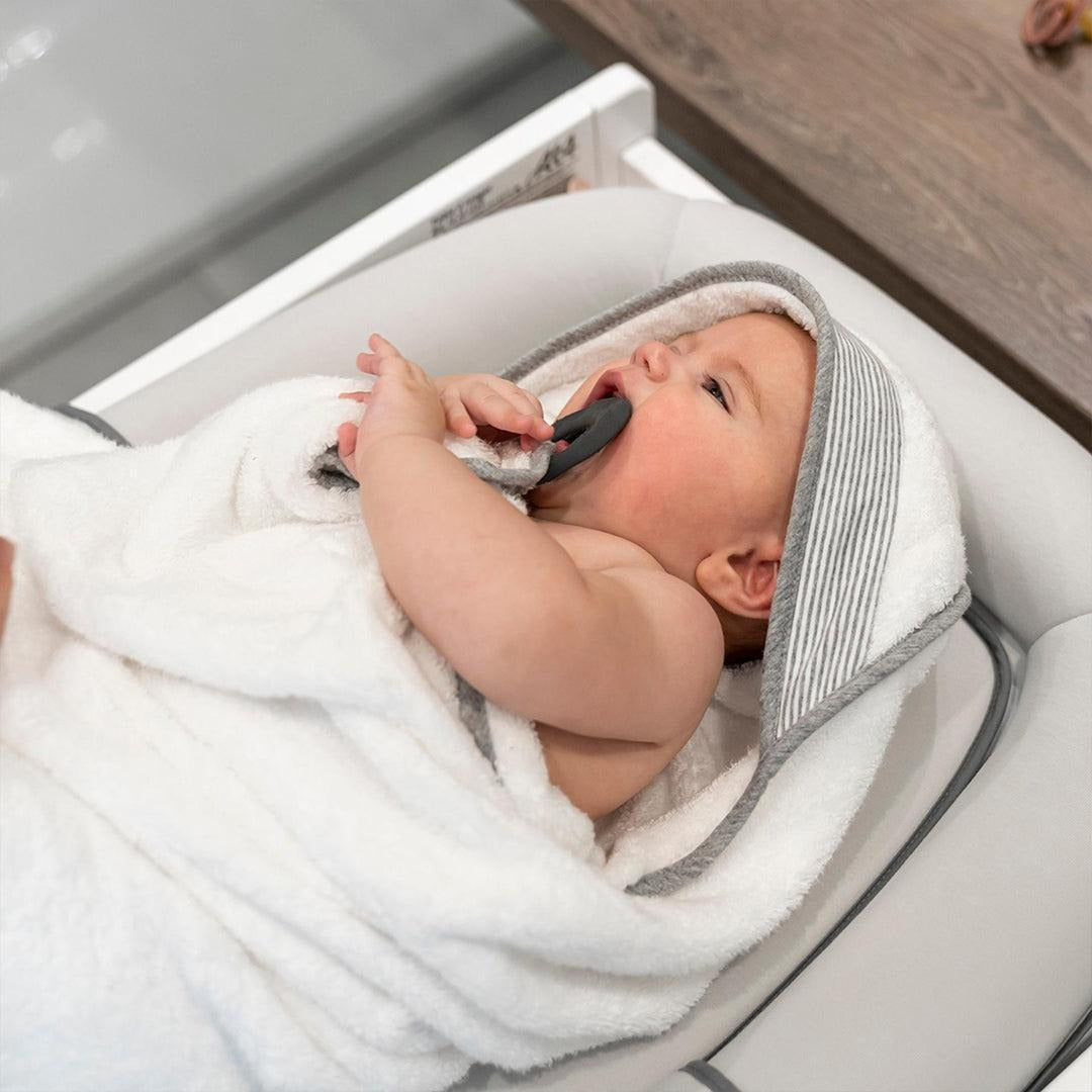 Doomoo hooded towel Dry and Play, White