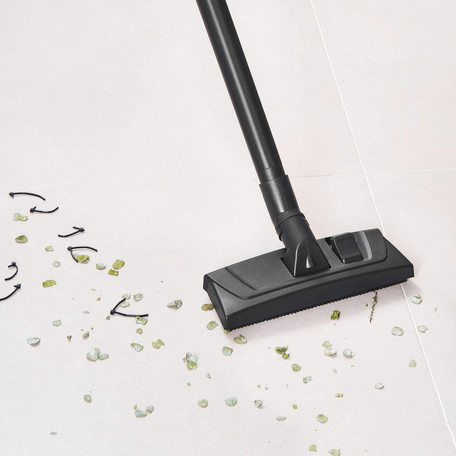 Vacuum Cleaner DVAC 1800 - Medaid International