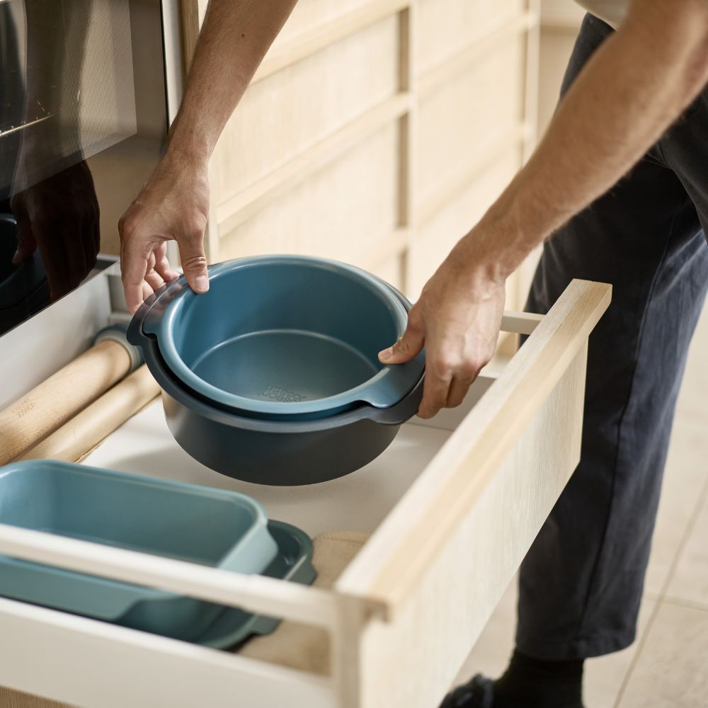 Nest‚Ñ¢ Bake Non-Stick 2-piece Blue Round Cake Tin Set - Medaid International