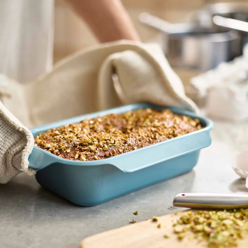 Nest‚Ñ¢ Bake Non-Stick Blue 2lb Loaf Tin - Medaid International