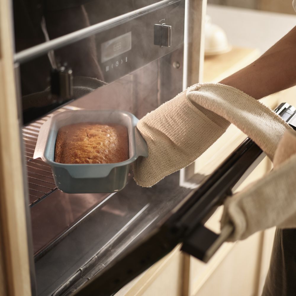 Nest‚Ñ¢ Bake Non-Stick Blue 2lb Loaf Tin - Medaid International