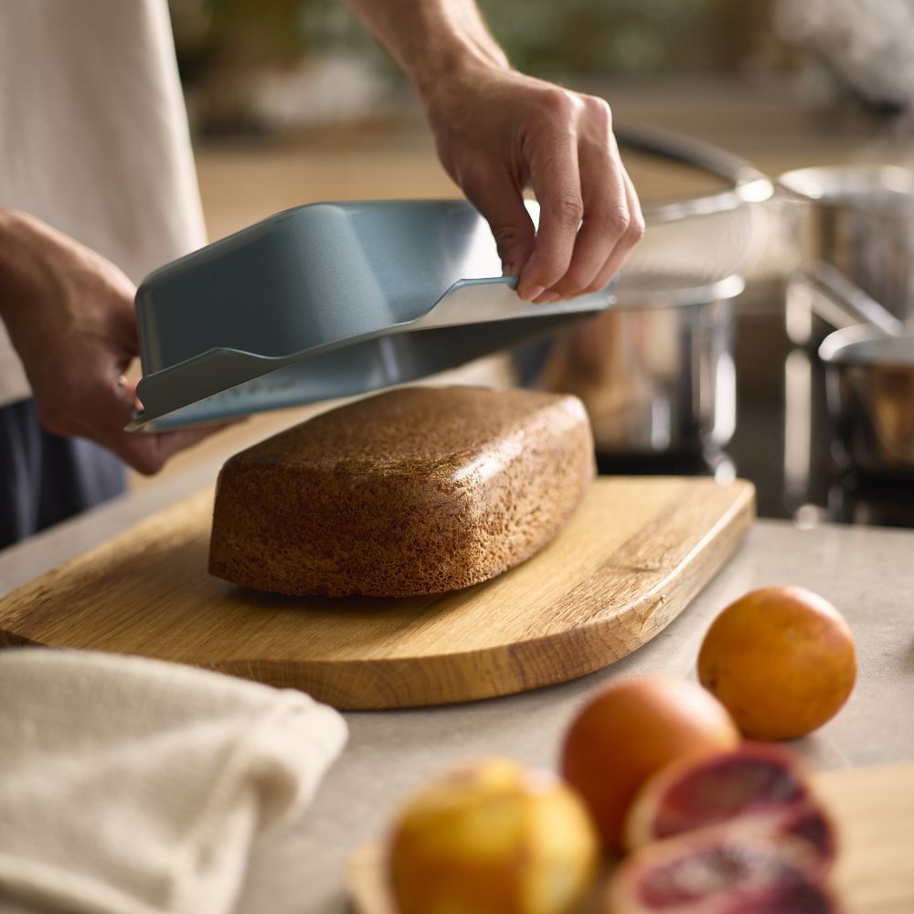 Nest‚Ñ¢ Bake Non-Stick Blue 2lb Loaf Tin - Medaid International