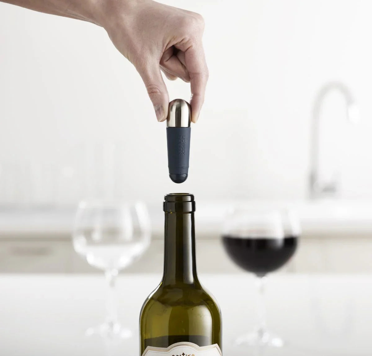 Joseph   Joseph   Barwise   Twist-Lock   Wine   Stoppers   Set   Of   2