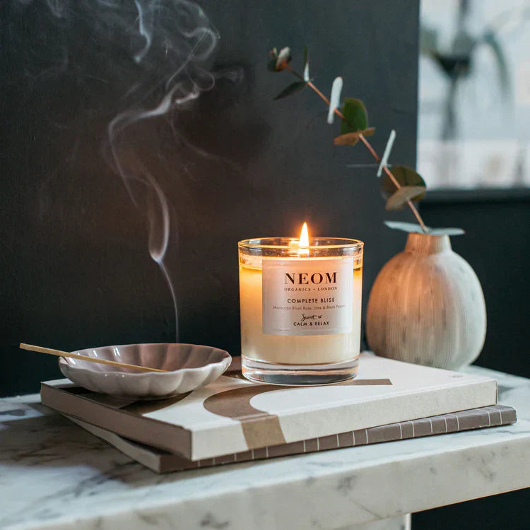 neom-perfect-nights-sleep-scented-candle-185-g - Medaid International