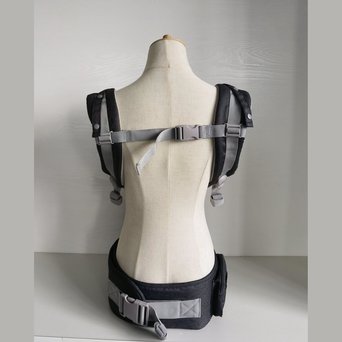 Miila - Convertible Baby Carrier And Hip Holder - Grey