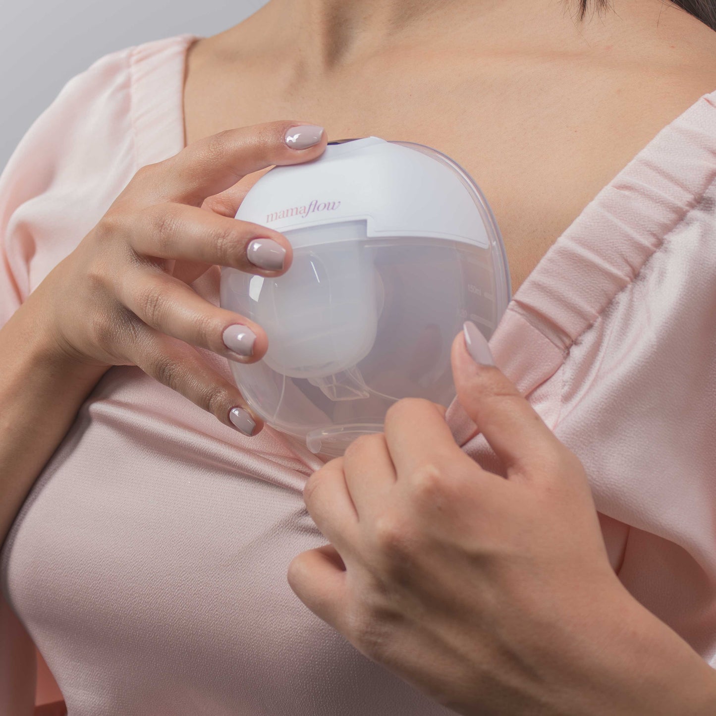 MamaFlow Single Smart Wearable Breast Pump with Case