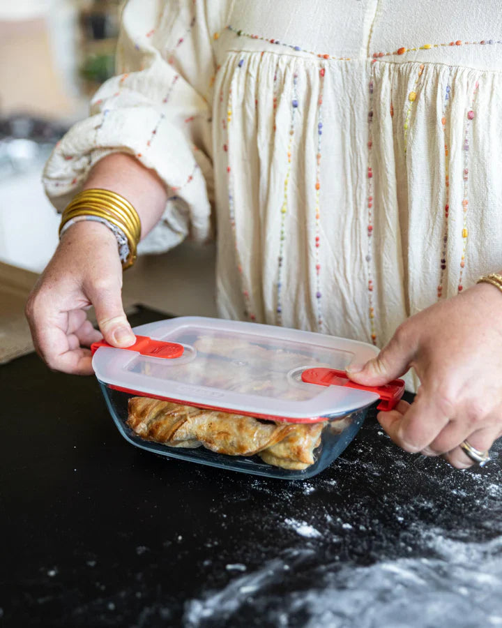 Pyrex, Cook & Heat Glass Rectangular Dish With Lid, 2.5 L