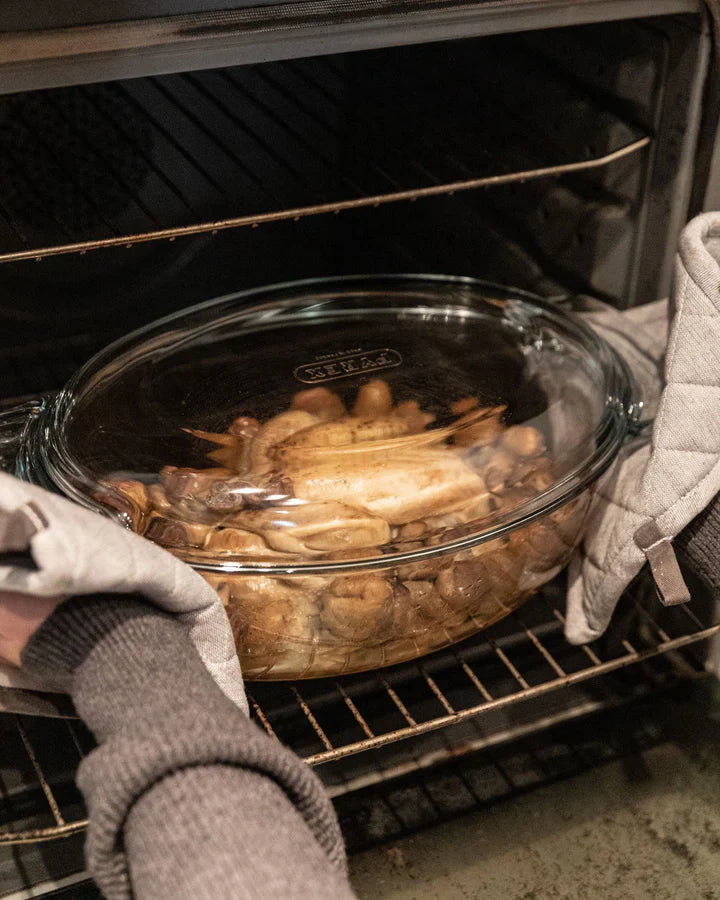 Pyrex oval casserole dish